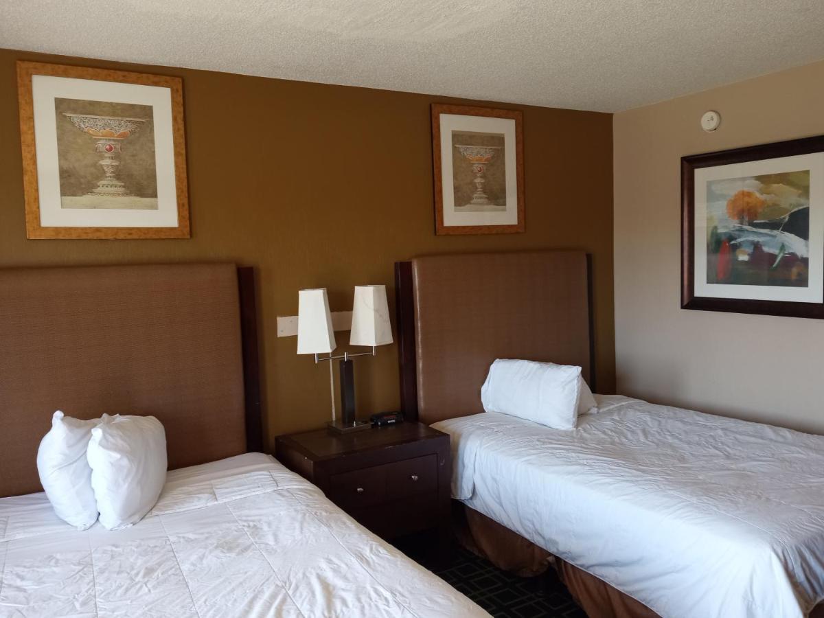 Hilltop Inn Pittsburgh Crafton 외부 사진