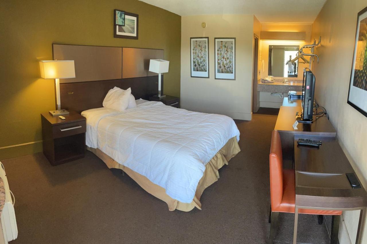 Hilltop Inn Pittsburgh Crafton 외부 사진
