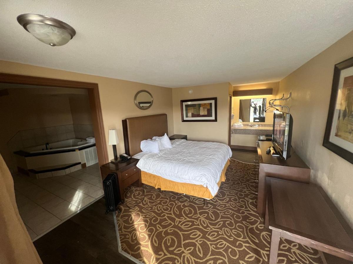 Hilltop Inn Pittsburgh Crafton 외부 사진