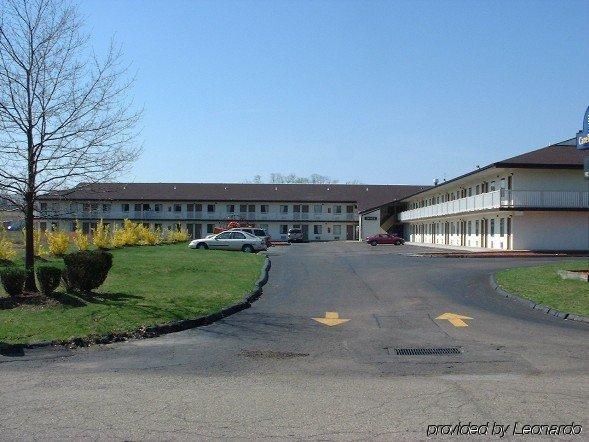 Hilltop Inn Pittsburgh Crafton 외부 사진