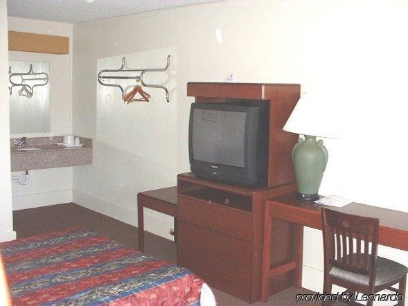 Hilltop Inn Pittsburgh Crafton 객실 사진