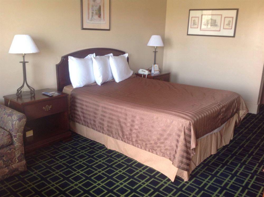 Hilltop Inn Pittsburgh Crafton 외부 사진
